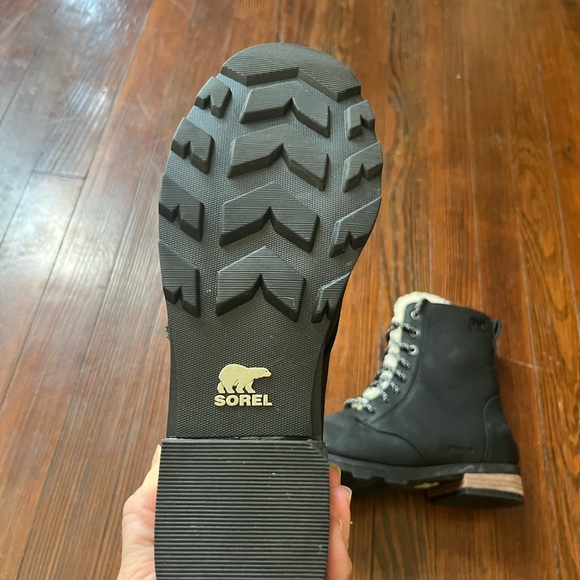 Sorel Emelie Black and White Cozy Boots - Picture 5 of 12